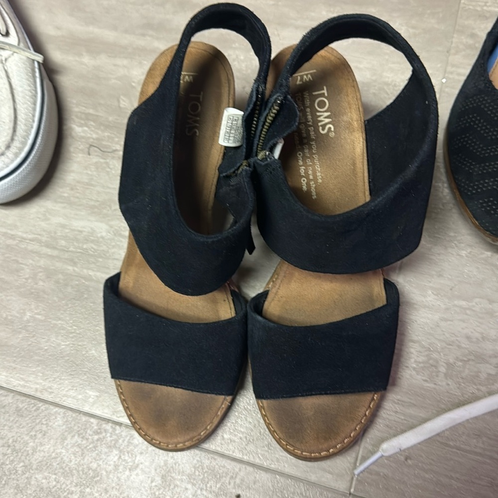 Tom’s 3in heels